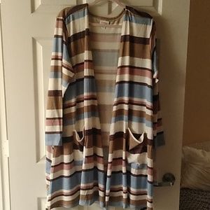 LuLaRoe Sweaters - NWT CAROLINE SWEATER 2X POCKETS LuLaRoe Sweaters - NWT CAROLINE SWEATER 2X POCKETS